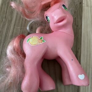 My Little Pony Peachy Pie Pony Figure 2004 Hasbro